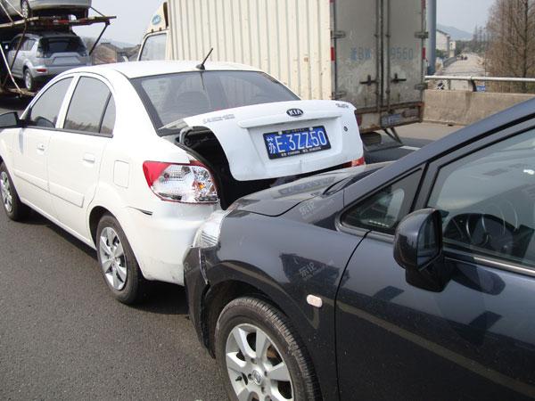 跟車過(guò)近 跟車過(guò)近