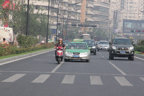 占道行駛 占道行駛