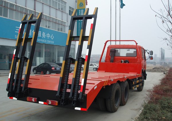 雙橋平板運(yùn)輸車 雙橋平板運(yùn)輸車