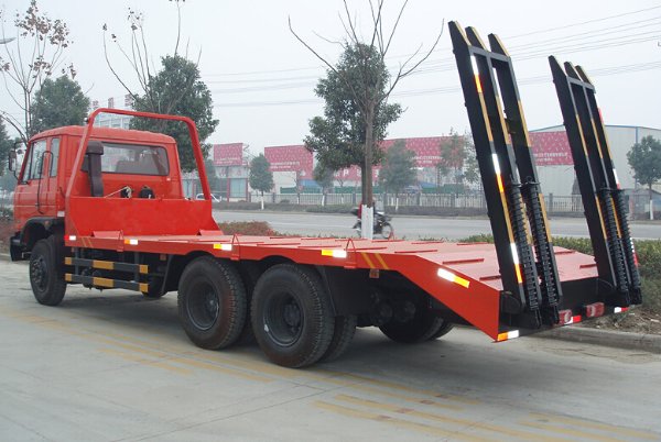 雙橋平板運(yùn)輸車 雙橋平板運(yùn)輸車