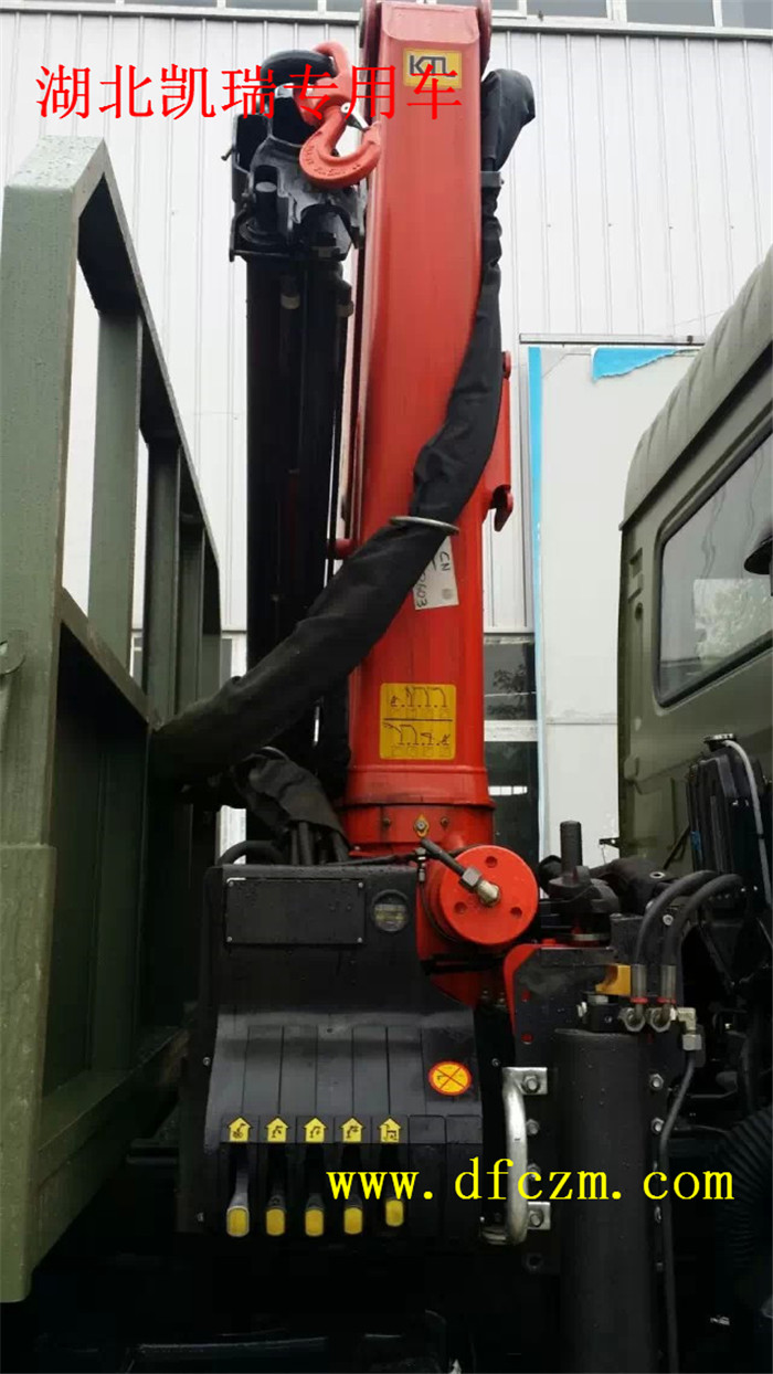 六驅(qū)越野車折臂吊安裝位置 六驅(qū)越野車折臂吊安裝位置