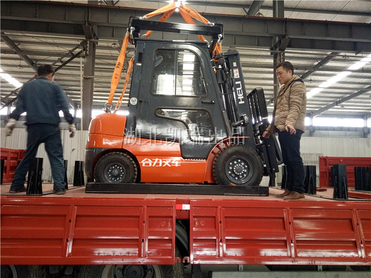 重汽32噸國五計(jì)量檢衡車叉車固定裝置 重汽32噸國五計(jì)量檢衡車叉車固定裝置