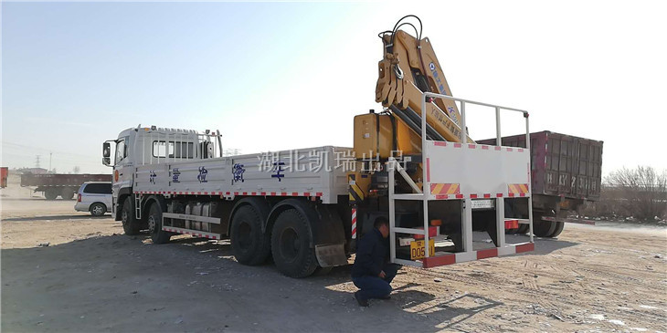 鄂托克計(jì)量檢衡車完成上牌(左后) 鄂托克計(jì)量檢衡車完成上牌(左后)