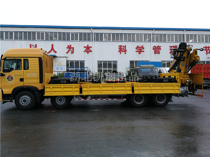 計(jì)量檢衡車發(fā)運(yùn)前測(cè)試左 計(jì)量檢衡車發(fā)運(yùn)前測(cè)試左