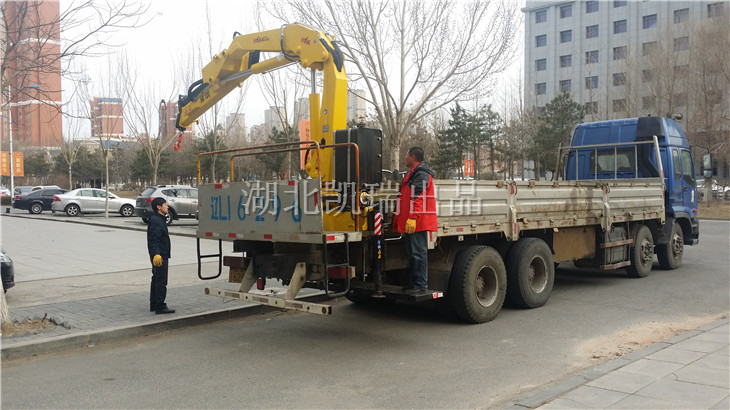 檢衡車安裝站立平臺(tái)操作 檢衡車安裝站立平臺(tái)操作