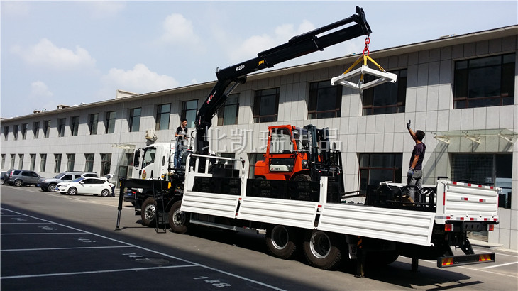 �����bж��܇���