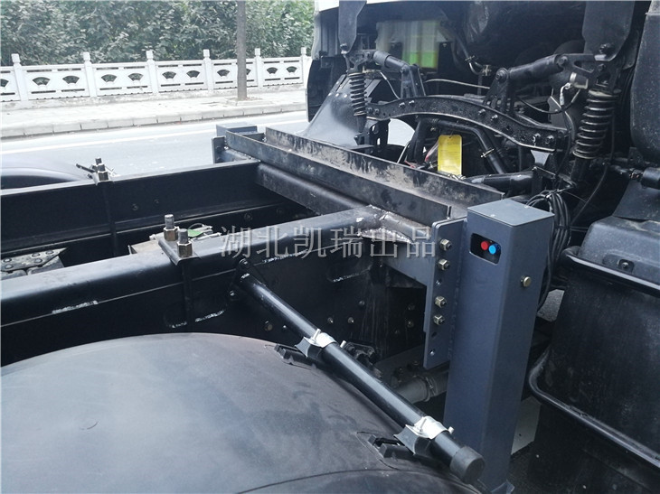 加固后的前置輔助支撐腿 加固后的前置輔助支撐腿