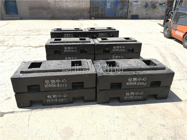 標(biāo)定合格的砝碼檢汽車衡 標(biāo)定合格的砝碼檢汽車衡