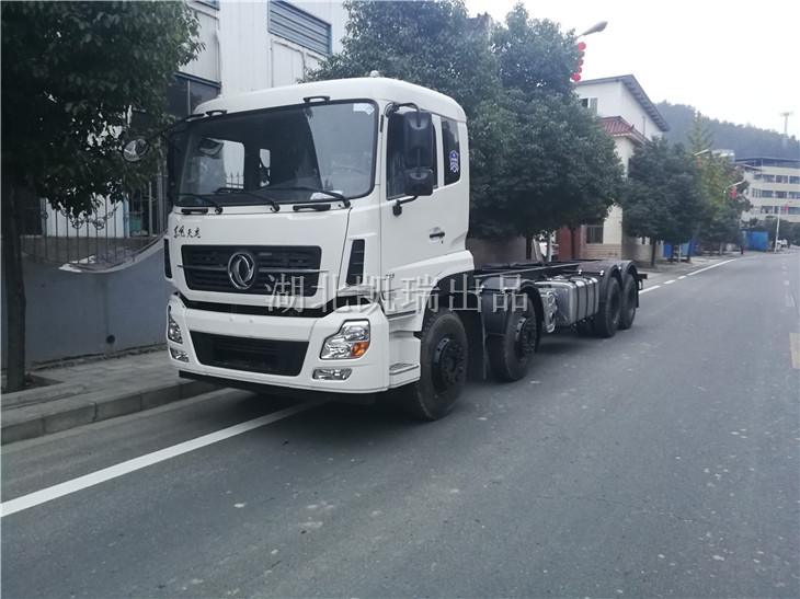 計(jì)量檢衡車(chē)專(zhuān)用底盤(pán)加固完成 計(jì)量檢衡車(chē)專(zhuān)用底盤(pán)加固完成