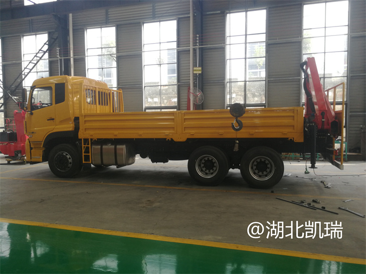 檢衡車吊機(jī)安裝完畢準(zhǔn)備進(jìn)行調(diào)試 檢衡車吊機(jī)安裝完畢準(zhǔn)備進(jìn)行調(diào)試