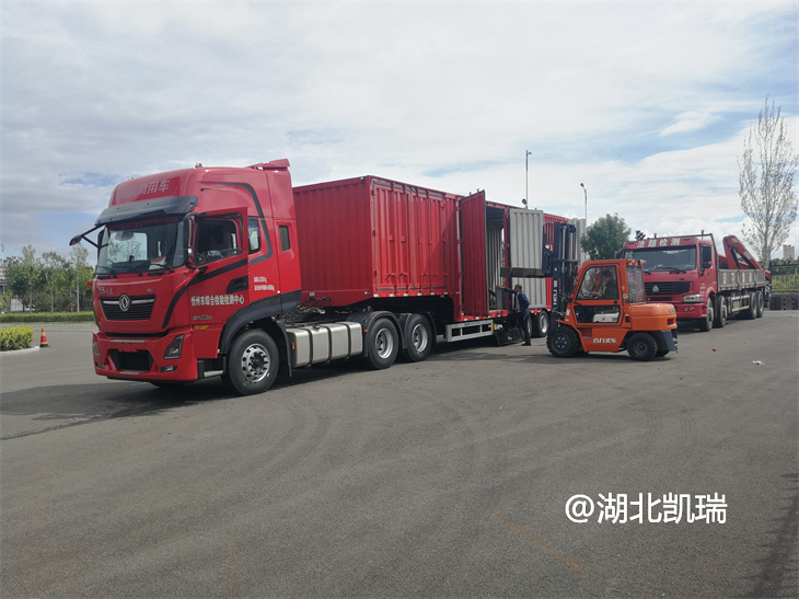 叉車作業(yè)計(jì)量檢衡半掛車現(xiàn)場 叉車作業(yè)計(jì)量檢衡半掛車現(xiàn)場